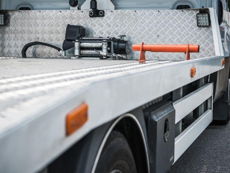 Trailer Hitch Repair: Ensuring Safe Towing on the Road. Apollo Breakdown Fleet Services