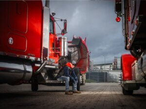 How 24/7 mobile truck repair services work for truck drivers. Apollo Breakdown Fleet Services